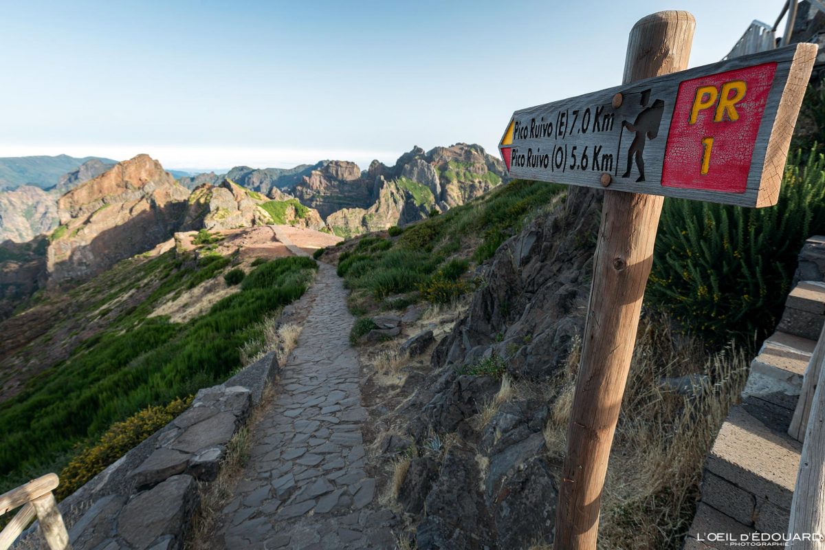 Itinéraire Sentier Randonnée Pico Ruivo Madère Tourisme Paysage Montagne Voyage Portugal - PR 1 Vereda do Areeiro Pico Ruivo Madeira Ilha - Visit Madeira Island Hiking Trail Nature Mountain Outdoor Mountains Landscape