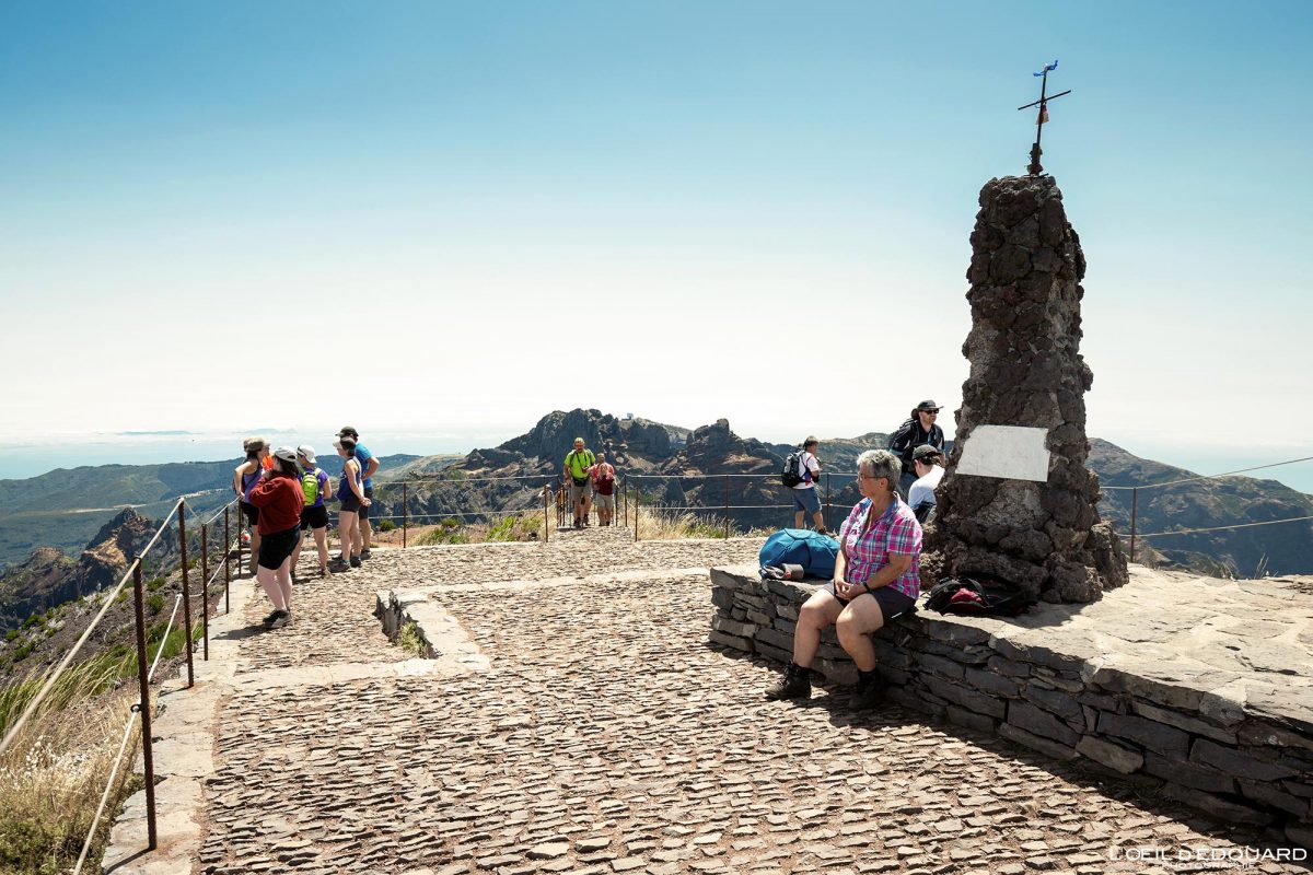 Sommet du Pico Ruivo Madère Randonnée Tourisme Paysage Montagne Voyage Portugal - Vereda do Areeiro Pico Ruivo Madeira Ilha - Visit Madeira Island Hiking Trail Nature Mountain Summit Outdoor Mountains Landscape