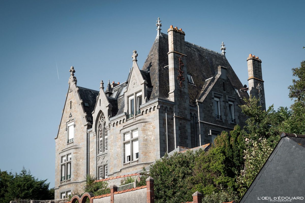 Villa Granit House Dinard Bretagne Visit France Tourisme Ille-et-Vilaine Vacances - Holidays Travel French Brittany City House Architecture