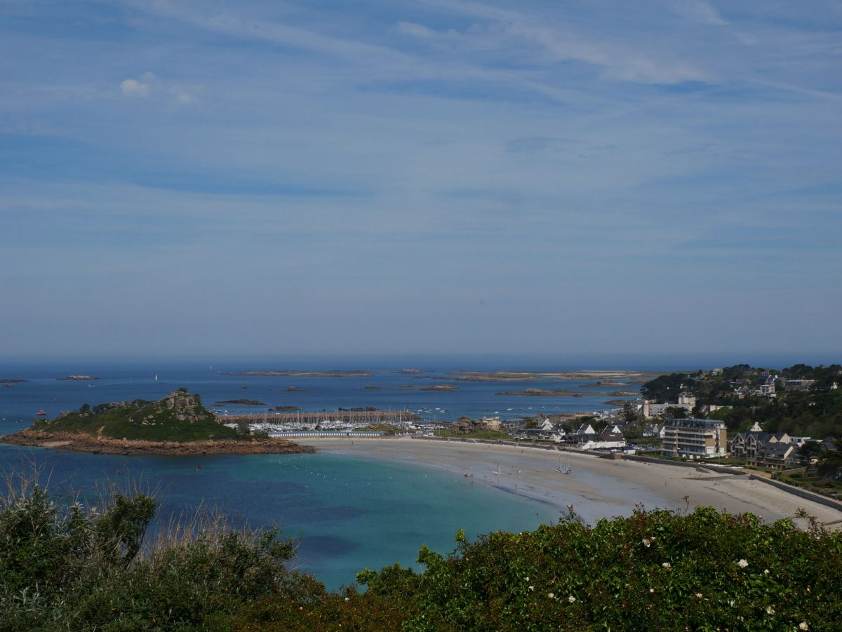 Port de Trebeurden depuis la pointe de Bihit, Bretagne