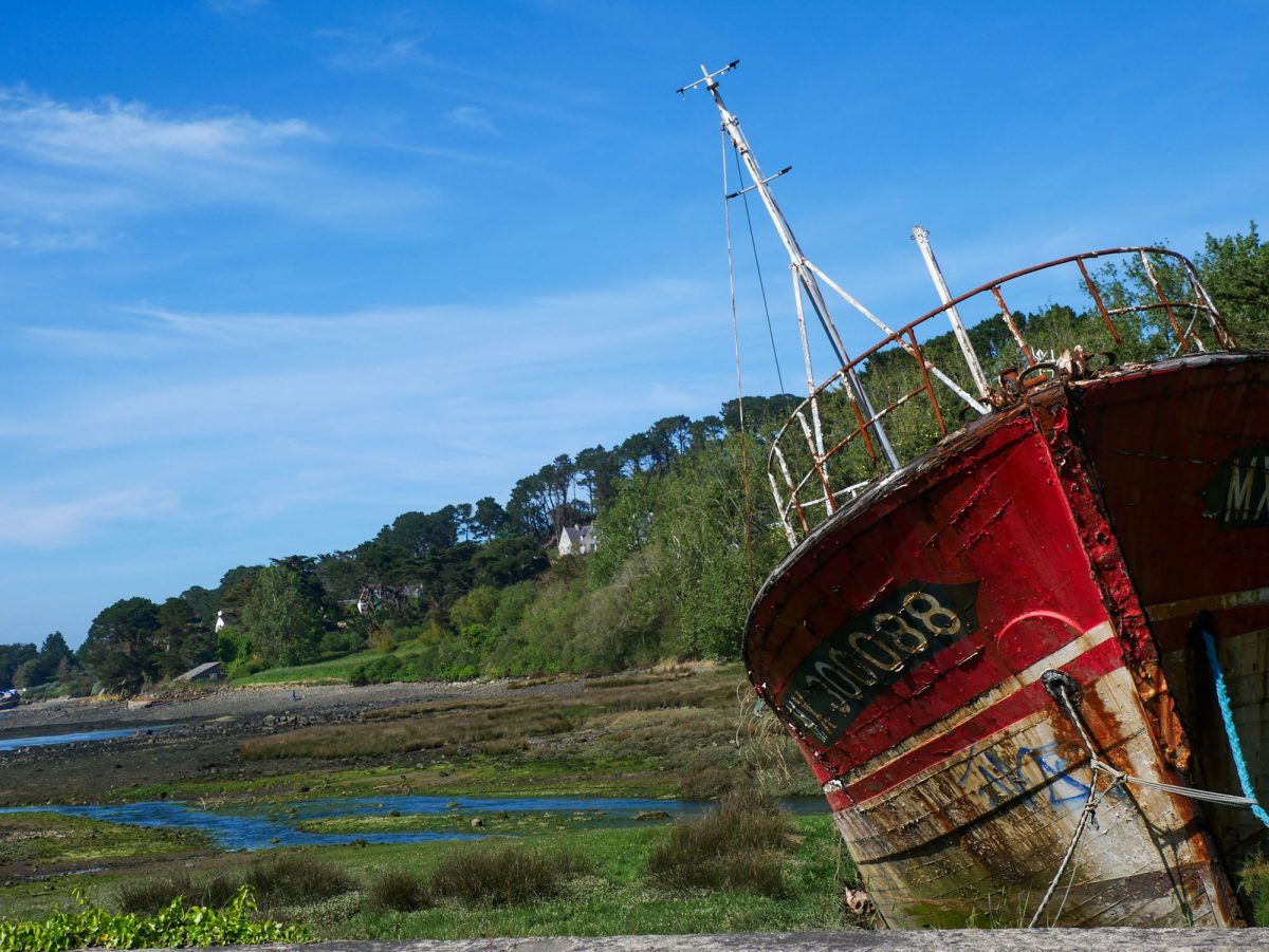 cimetiere bateau sur la velomaritime