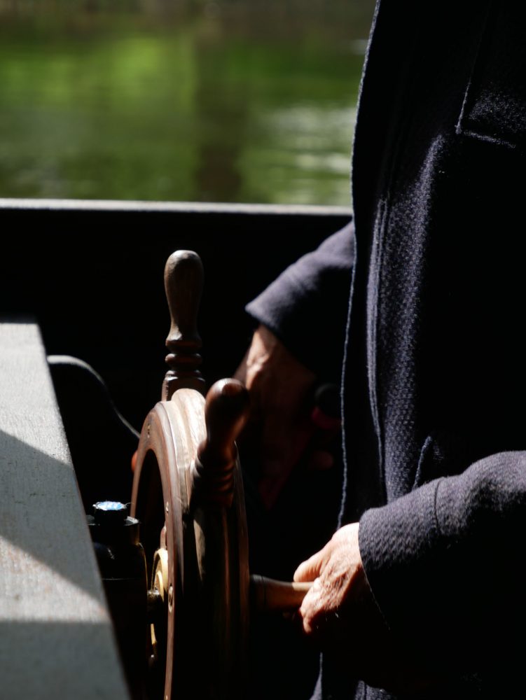 Balade en bateau traditionnel autour d'Angers sur la Maine