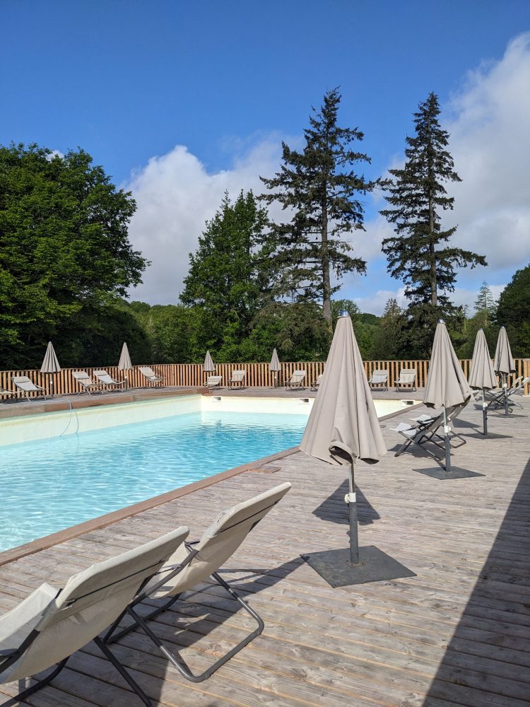 Piscine village Huttopia non loin de Chartres