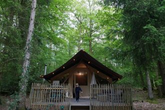 que faire autour de chartres, dormir dans un tente tout confort en foret