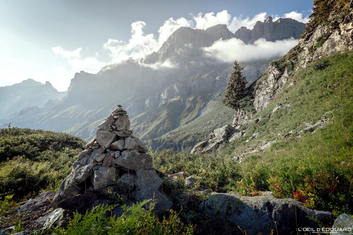 Sentier Randonnée Lac de Pormenaz par La Chorde Massif des Aiguilles Rouges Haute-Savoie Alpes France Paysage Montagne Nature Outdoor Hike French Alps Mountain Landscape Hiking Trail