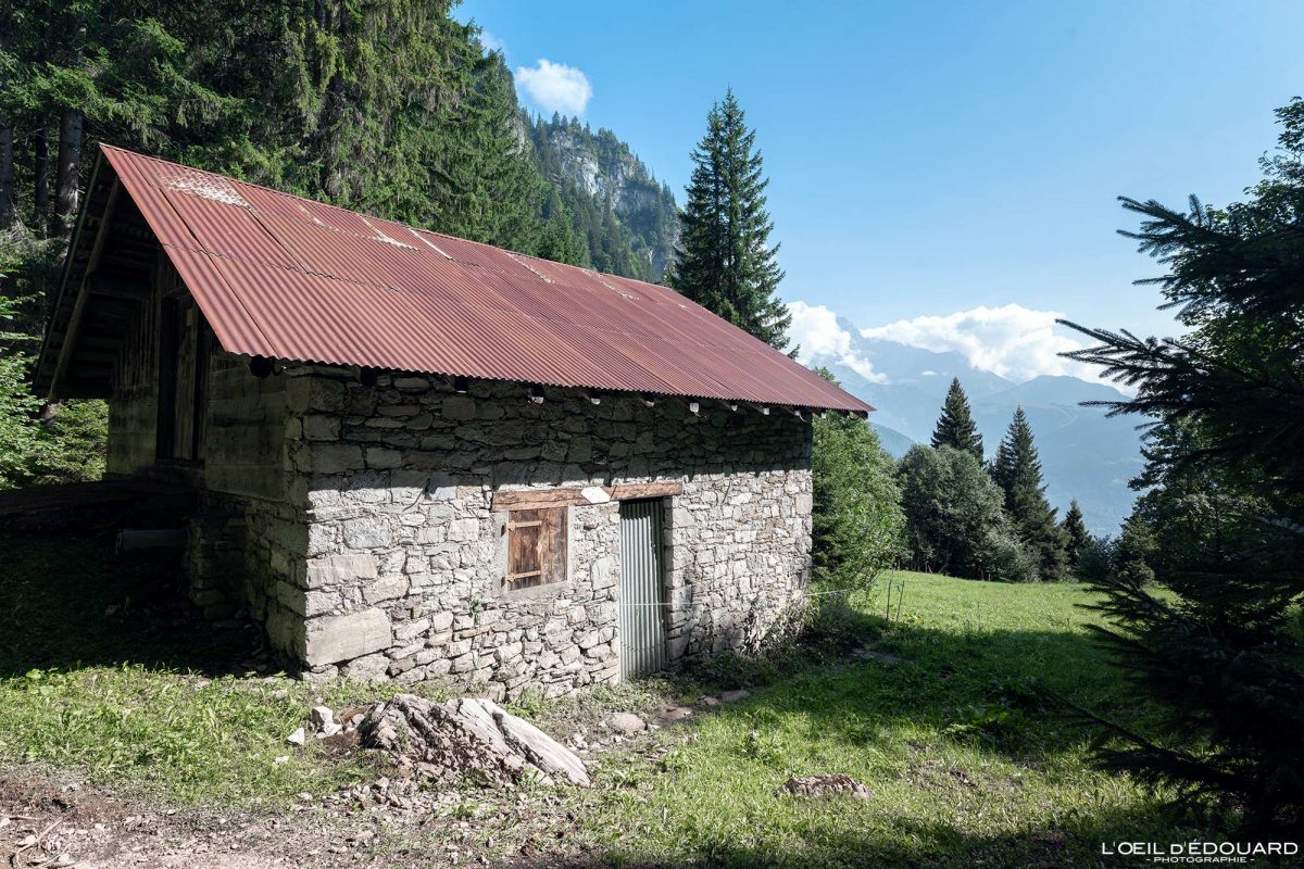 Chalet Massif des Aiguilles Rouges Haute-Savoie Alpes France Paysage Montagne Nature Outdoor French Alps Mountain Landscape House