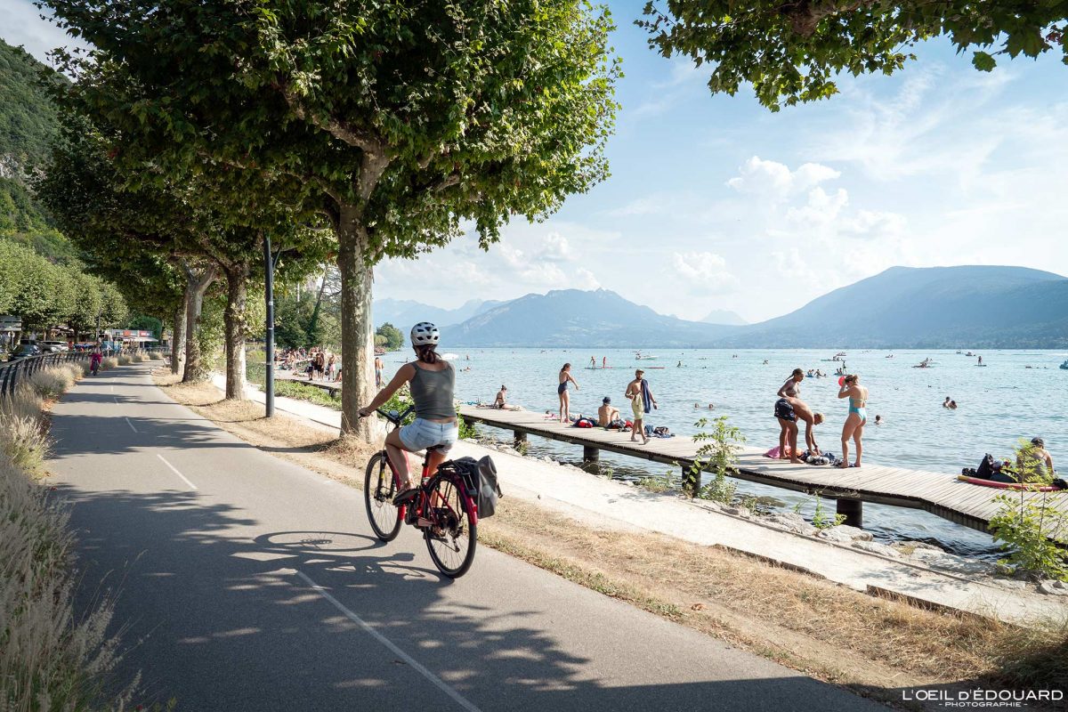 Piste cyclable Petit Port Annecy Tour du Lac d'Annecy à Vélo Haute-Savoie Visit France Tourisme Vélo de Route Cyclisme Outdoor Bicycle Cyclism Bike Road Biking