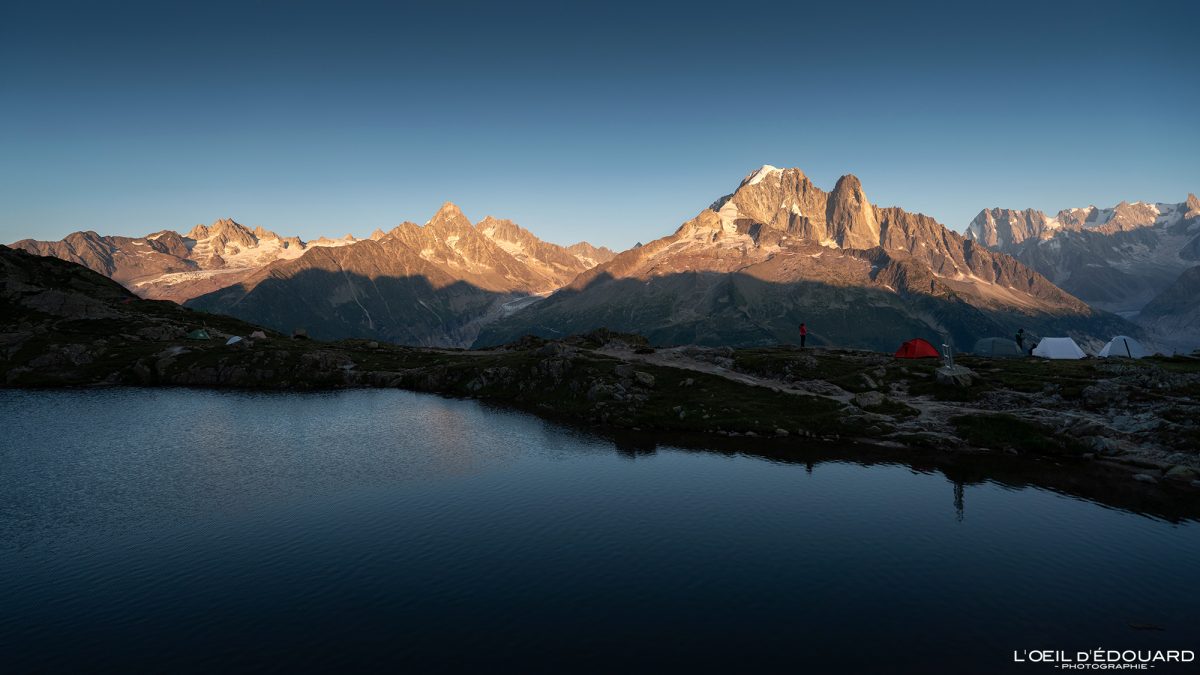 Bivouac aux Lacs des Chéserys - Massif des Aiguilles Rouges Haute-Savoie Alpes France Paysage Randonnée Montagne Nature Outdoor Hike French Alps Mountain Landscape Hiking Trail