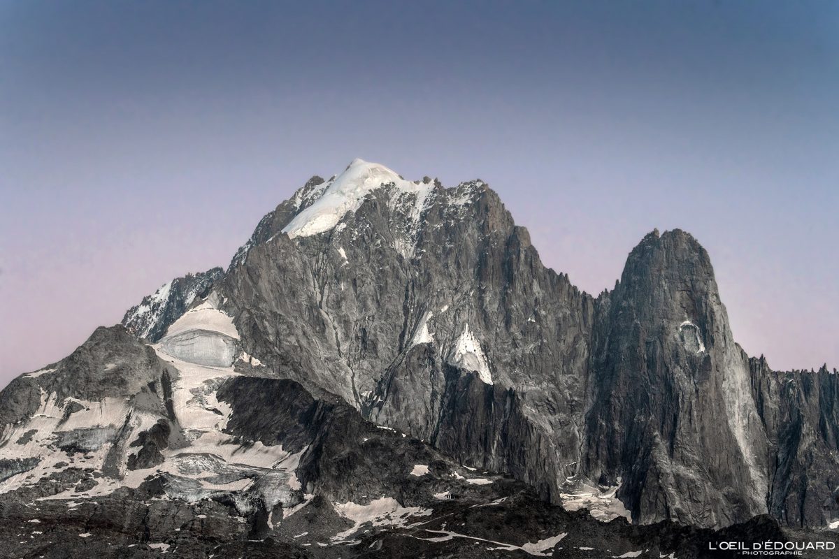 Aiguille Verte et les Drus Massif du Mont-Blanc Haute-Savoie Alpes France Paysage coucher de Soleil Montagne Nature Outdoor French Alps Mountain Sunset Landscape