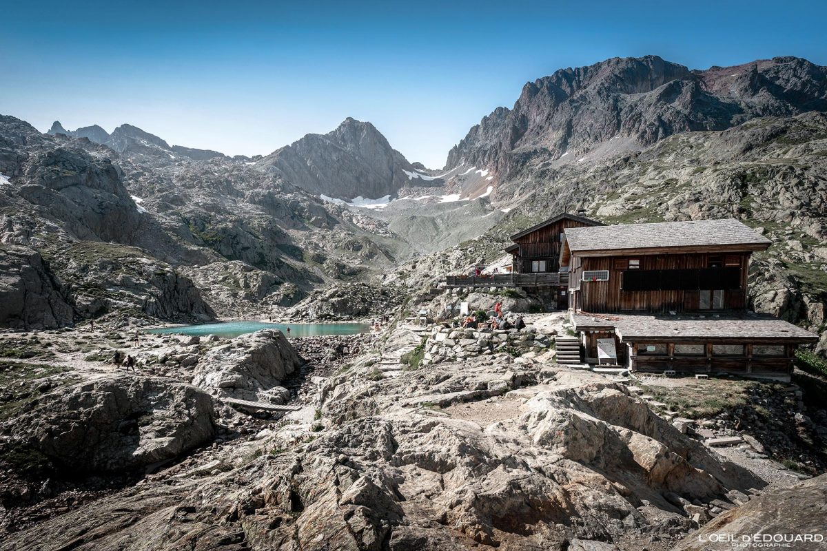 Refuge du Lac Blanc Massif des Aiguilles Rouges Haute-Savoie Alpes France Paysage Randonnée Montagne Nature Outdoor Hike French Alps Mountain Landscape Hiking