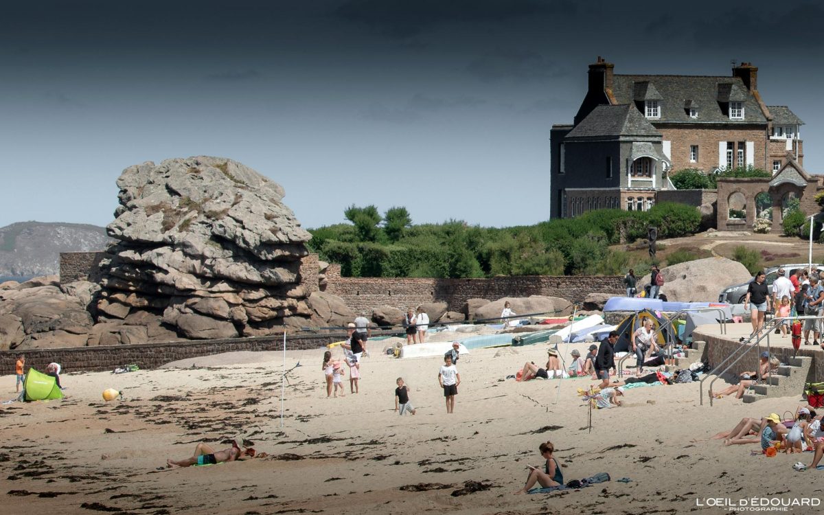 Rocher Le Tas de crêpes Plage de Coz-Pors Trégastel Côte de Granit Rose Côtes-d'Armor Bretagne Paysage Visit France Tourisme Vacances - Holidays Travel French Brittany Sea Ocean Beach Landscape